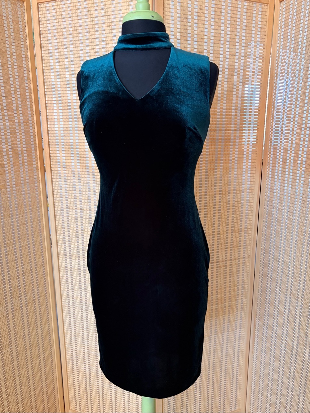 Calvin Klein Green Velvet Sleeveless Midi Dress